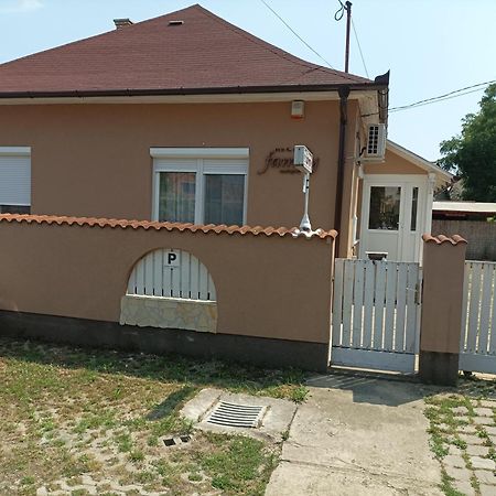 Family Vendeghaz Hotel Hajduszoboszlo Luaran gambar